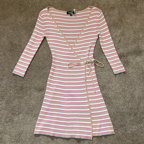 NWT Lulu's Supremely Sara Taupe Multi Striped Sweater Wrap Dress Medium - Picture 4 of 8